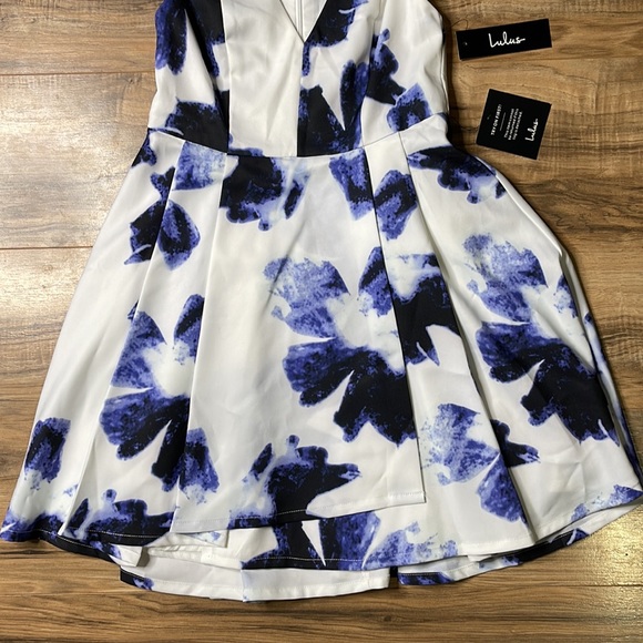 Lulus Seeing Chic Blue and Ivory Print Skater Dress NWT Size S - Picture 7 of 13